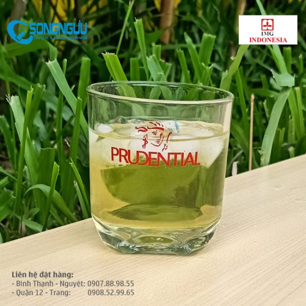 Ly trà đá in logo làm khuyến mãi